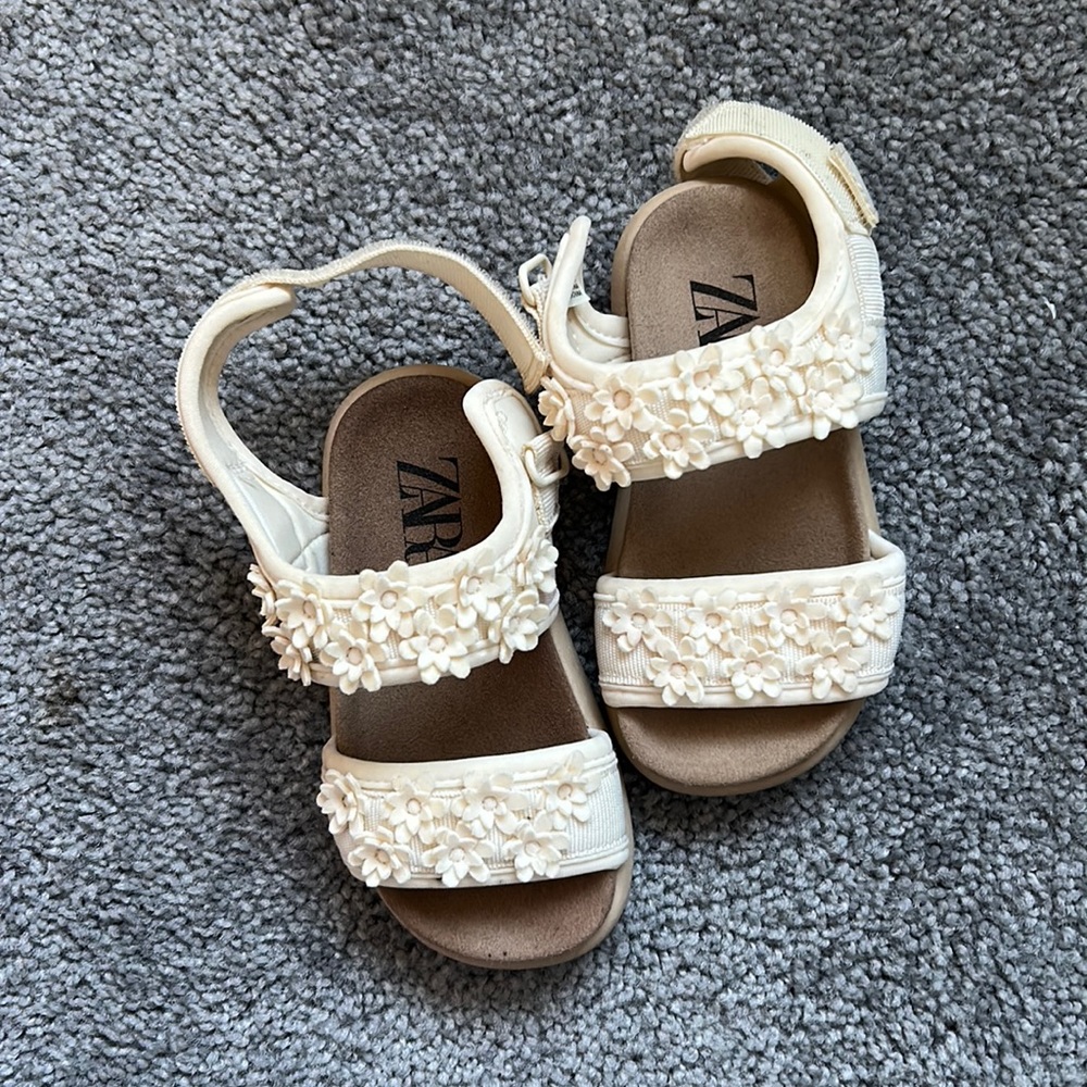 Girls shoe